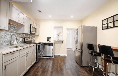 Downtown Baltimore House | Charm City Oasis