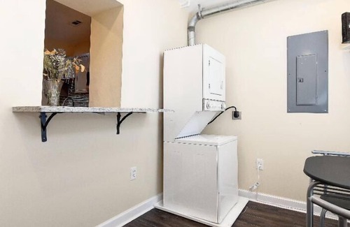 Downtown Baltimore House | Charm City Oasis