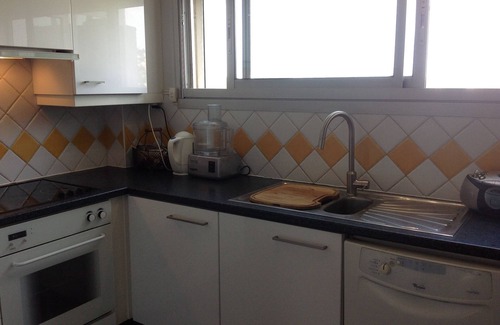 Saint-Giniez Apartment | Charm, quietness, beach, city, ideal location and 5 minutes from motorways