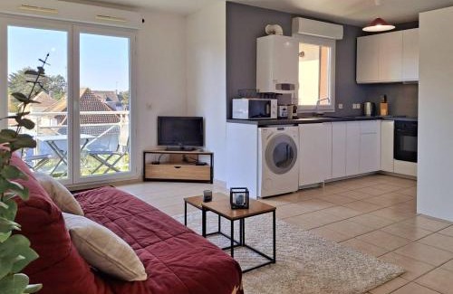 Merville-Franceville-Plage Apartment | Charmant cocon avec WiFi à Merville-Franceville-Plage - FR-1-788-59