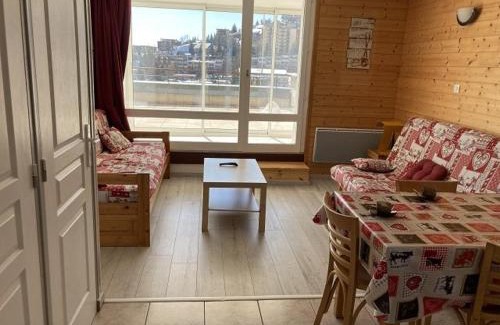 Orcieres-Merlette Apartment | Charmant 2 pièces cabine avec véranda, terrasse exposée sud, proche des pistes et commerces, WiFi inclus - FR-1-262-76