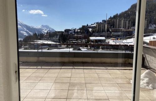 Orcieres-Merlette Apartment | Charmant 2 pièces cabine avec véranda, terrasse exposée sud, proche des pistes et commerces, WiFi inclus - FR-1-262-76