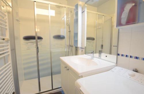 Evian-les-Bains Apartment | Charmant appartement proche du lac avec Wi-Fi et parking à Évian-les-Bains - FR-1-498-96
