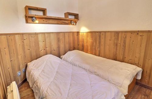 La Perriere Apartment | Charmant Appartement 2 pièces - 31m², Balcon, La Tania - Accès Direct aux Pistes, 4 Pers. - FR-1-182A-43