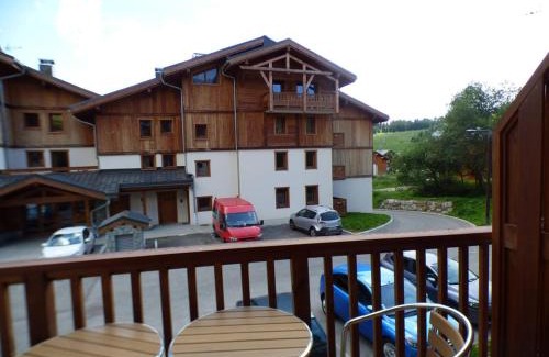 Les Saisies Apartment | Charmant Appartement 2P aux Saisies avec Piscine Chauffée, Balcon Sud, et Accès Fitness - FR-1-594-167