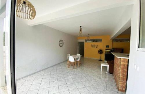Le Robert Apartment | Charmant appartement avec piscine