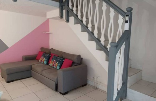 Bas du Fort Apartment | Charmant Appartement Avec Piscine