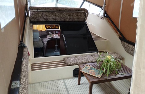 Cuisery Boat Rental | Charmant bateau dans une ambiance conviviale