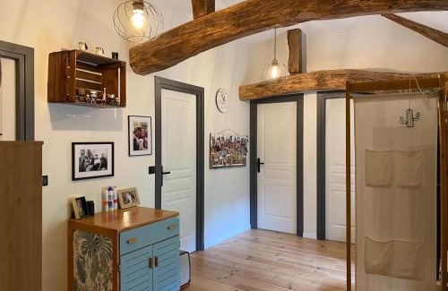 Montserie House | Charmant corps de ferme à la montagne.