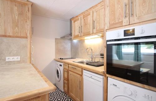 Mont-Dore Apartment | Charmant F2 bis au Mont-Dore avec balcon, au pied des pistes, 6 pers, parking, ascenseur - FR-1-415-150