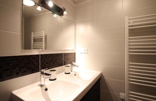 Mont-Dore Apartment | Charmant F3 avec Parking Privé, proche thermes et commodités - 4 pers, animaux acceptés - FR-1-415-77