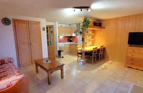 Saint-Michel-de-Chaillol Apartment | Charmant appart 39m² 4 pers, balcon sud, ski à Chailol, parking, WiFi - FR-1-393-178