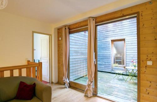 La Terrasse-sur-Dorlay House | Charmant Gîte avec Parking et Animaux Acceptés au Parc Pilat - FR-1-496-70