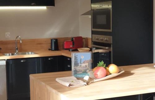 Sebourg House | Charmant gîte 80m² proche frontière belge, jardin privatif, terrasse, tout inclus, 2 chambres, WiFi - FR-1-510-133