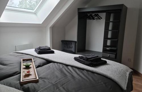 Sebourg House | Charmant gîte 80m² proche frontière belge, jardin privatif, terrasse, tout inclus, 2 chambres, WiFi - FR-1-510-133