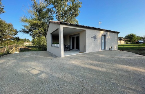 Septfonds House | Charmant Gîte Avec Jacuzzi, Parcelle Clôturée. Animaux de Compagnie Acceptés