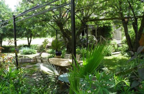 Herisson House | Charmant gîte en bord de rivière avec jardin fleuri, proche village médiéval - FR-1-489-247