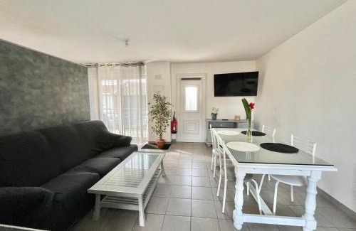 Toussieu Apartment | Charmant logement avec parking à 25 min de Lyon