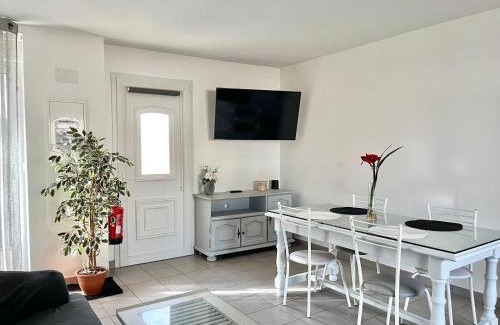 Toussieu Apartment | Charmant logement avec parking à 25 min de Lyon