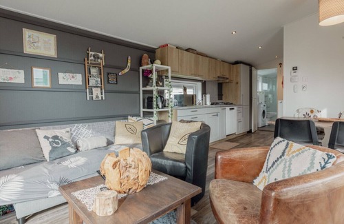 Avenches House | Charmant Mobile-home au Camping D'avenches