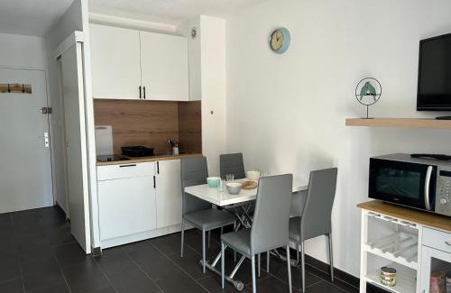 La Londe-les-Maures Apartment | Charmant Studio en rez de jardin dans propriété privé pour 4 personnes