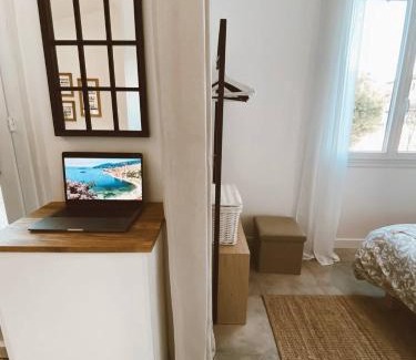 Le Muy Apartment | Charmant Studio Design Au Calme Avec Piscine