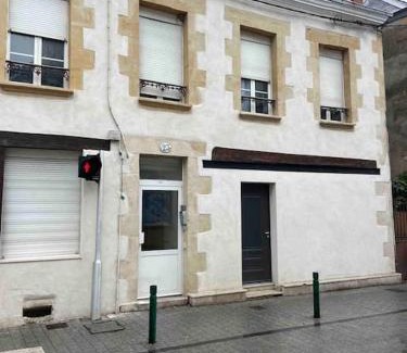 Vierzon Apartment | Charmant Studio