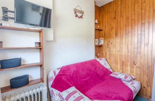Montchavin Apartment | Charmant Studio Montchavin - Terrasse, Proche Pistes et Commerces, Parking Gratuit - FR-1-329-57