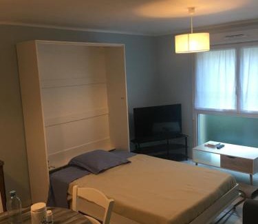 Arras Apartment | Charmant studio proche gare - parking privatif individuel clos