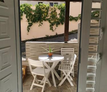 Gourbeyre Apartment | Charmant T2 bas de villa