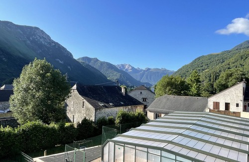 Bielle Apartment | Charmant T2, vue Montagne et Piscine Couverte