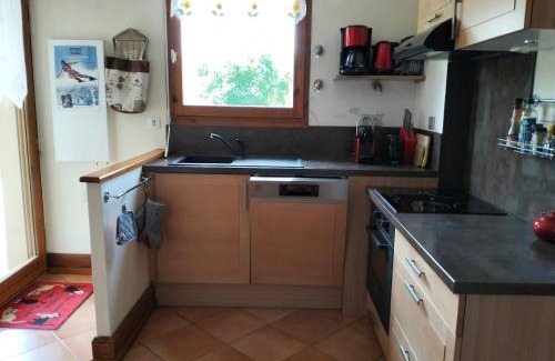 Correncon-en-Vercors Apartment | Charmant T3 avec terrasse et jardin exposés plein sud, parking privé, à 5 min des commerces - FR-1-761-7