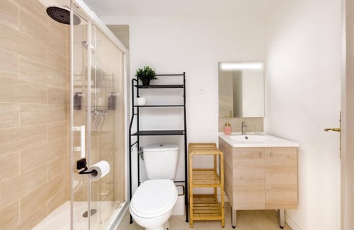 Barentin Apartment | Charmante Cocotte - Household FREE + Netflix/Prime/Disney +