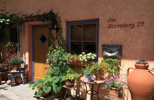 Prien am Chiemsee Apartment | °charmante Ferienwohnung mit Terrasse und Garten-top renoviert, mit sep. Schlafzimmer, 60 qm
