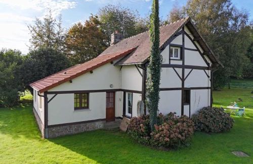 Saires-la-Verrerie House | Charmante maison avec jardin, animaux acceptés - FR-1-497-194