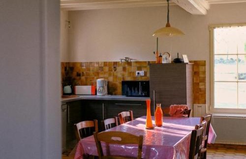 Saires-la-Verrerie House | Charmante maison avec jardin, animaux acceptés - FR-1-497-194