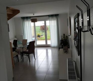 Barjouville House | charmante maison au calme avec jardin, terrasse et jacuzzi