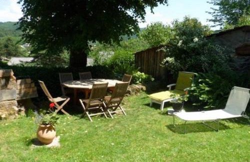 Aurec-sur-Loire House | Charmante Maison de Ferme avec Cour Fermée, Proche Loisirs et Nature - FR-1-582-191