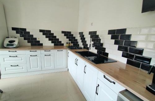 Chateauroux House | charmante maison familiale avec piscine et Jacuzzi