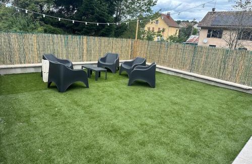 Saint-Maurice-Crillat House | Charmante maison rénovée avec terrasse et jardin