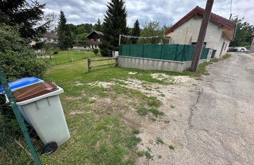 Saint-Maurice-Crillat House | Charmante maison rénovée avec terrasse et jardin