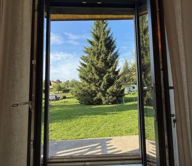 Saint-Maurice-Crillat House | Charmante maison rénovée avec terrasse et jardin