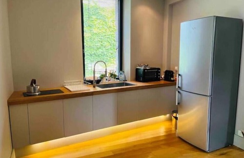 Mezieres-sur-Seine House | Charmante Petite Maison Dans la Campagne