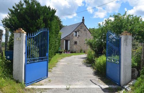 Crisse House | Charme et Authenticité en Forêt Maine Normandie : Demeure Rénovée avec Jardin, Idéale pour Séjour Détente - FR-1-410-186