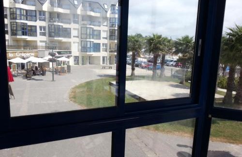 Plougonvelin Apartment | Charme et Océan face à la plage