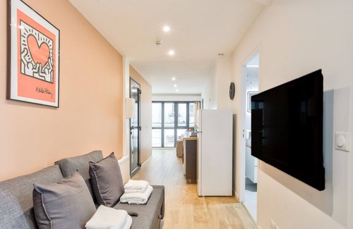 19th Arrondissement Apartment | Charme Parisien 4 Personnes, 1 Chambre, 19ème
