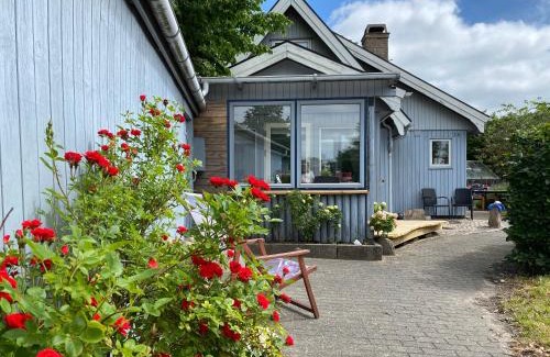 Vejlby Risskov House | Charmerende ældre sommerhus tæt på strand og city