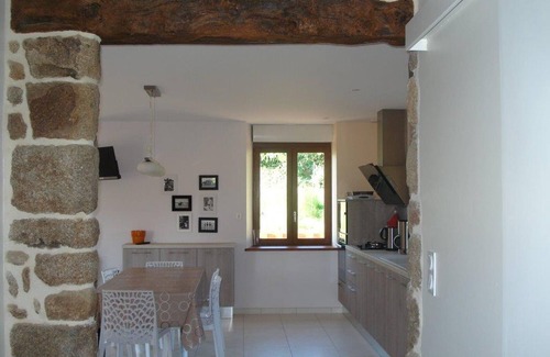 Champcervon Cottage | Charming Cottage with Garden, WiFi, and Baby Gear in Tranquil Countryside near Mont Saint-Michel