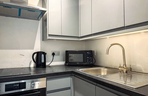 Maidstone Apartment | Charming 1-Bed Flat | Steps from Maidstone High St