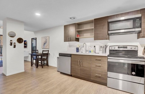 Downtown Cleveland Apartment | Charming 1-bed loft, downtown Cleveland with GYM, Rooftop deck, Fire pit, games